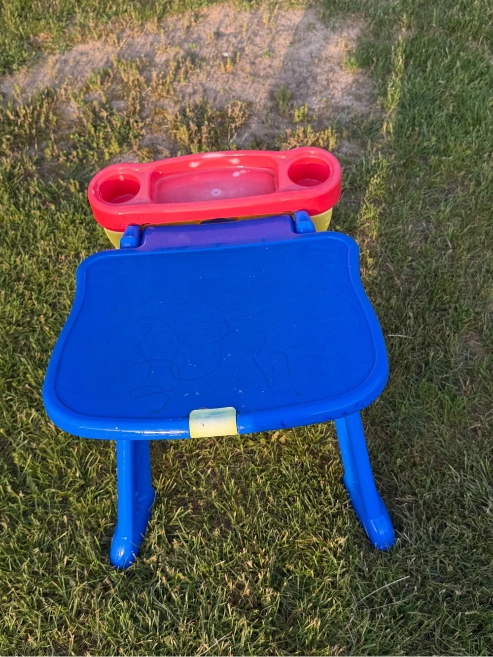 Crayola Plastic Indoor Outdoor Toddler Kids Art Desk with White Board